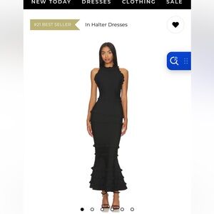 Elliat Theatrical Gown in Blaxk